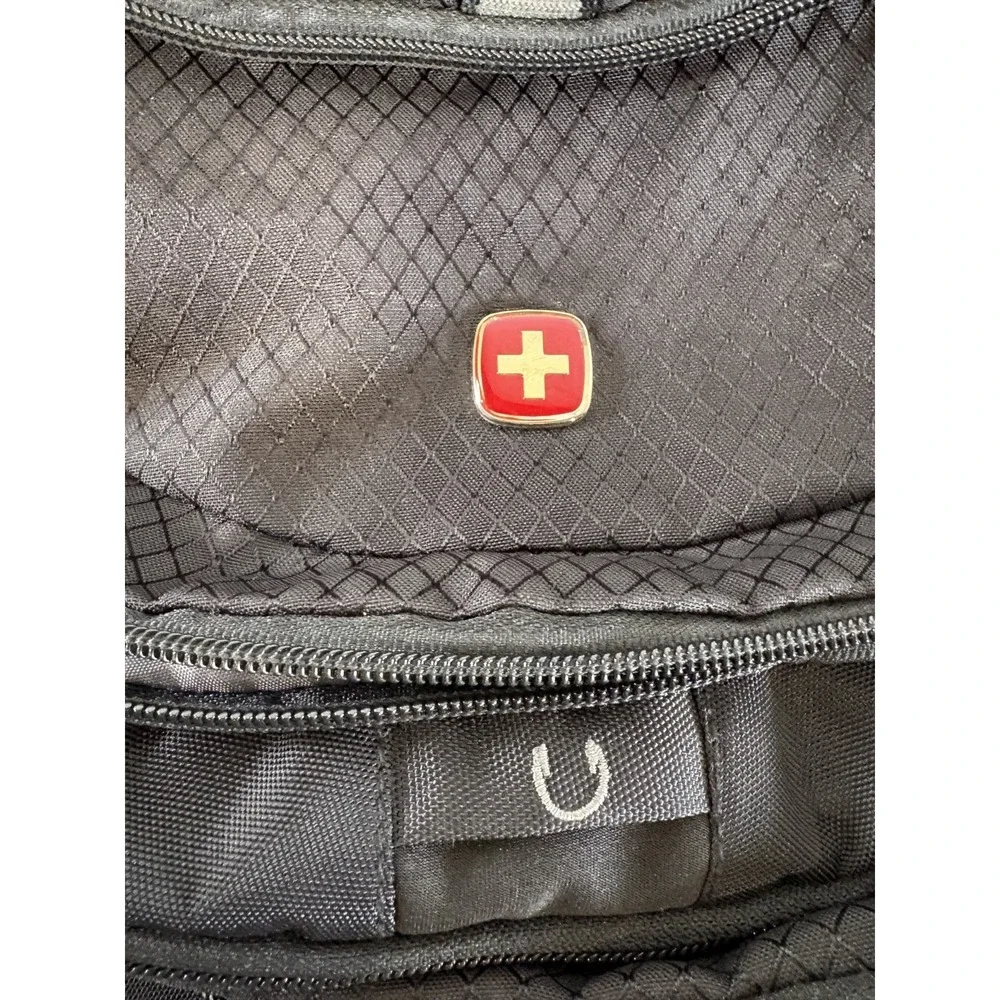 SWISSGEAR Black Backpack Men Padded Zip Multiple Pockets Travel Business Casual
